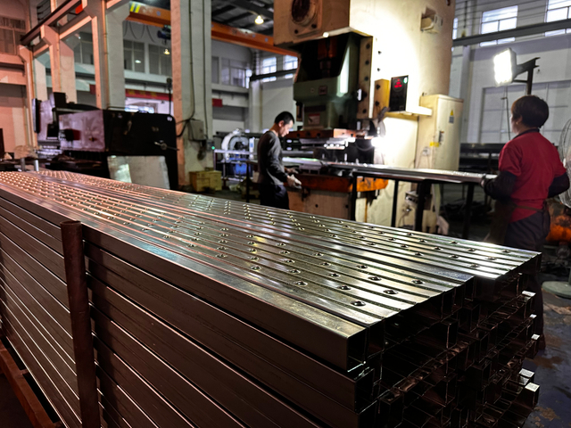 เครื่องเจาะไม้กระดานเหล็ก