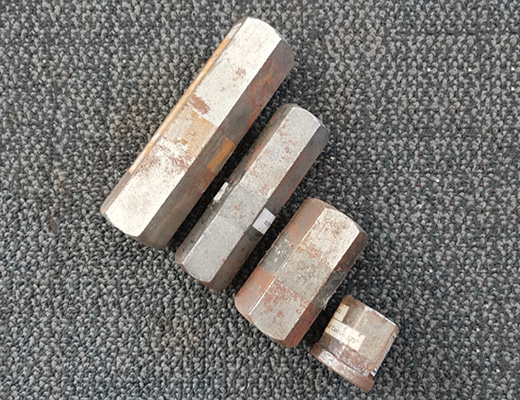 ก้านผูกเน็คไท, น็อตปีกและจุกน้ำ