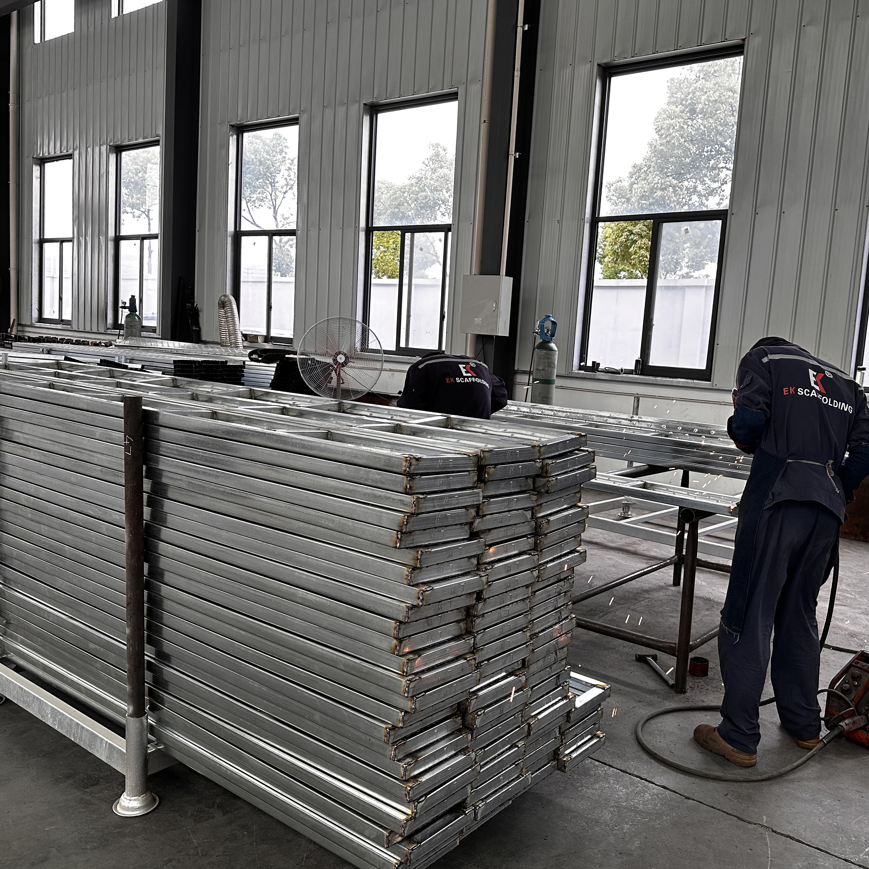 ปิดไม้กระดานปิด 