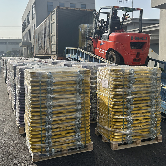 การจัดส่งประตูทางเข้าบันไดแบบพลิกกลับได้