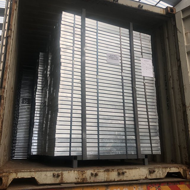 BS1139 บอร์ดเดินนั่งร้านชุบสังกะสีแบบจุ่มร้อนสำหรับอาคาร