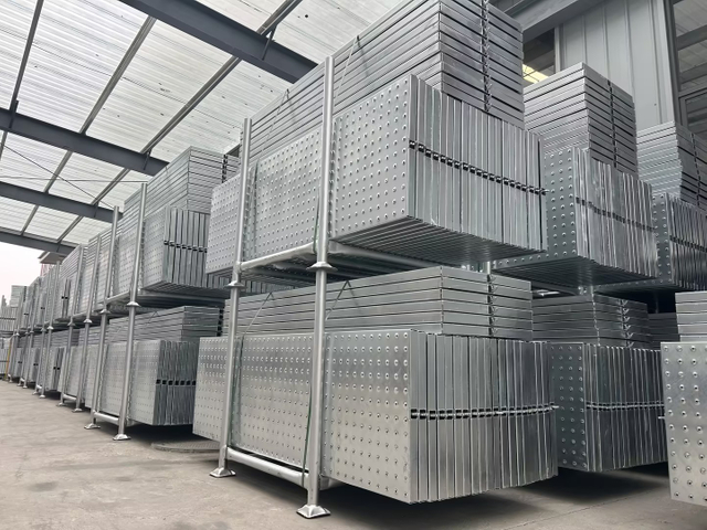 แผ่นนั่งร้าน