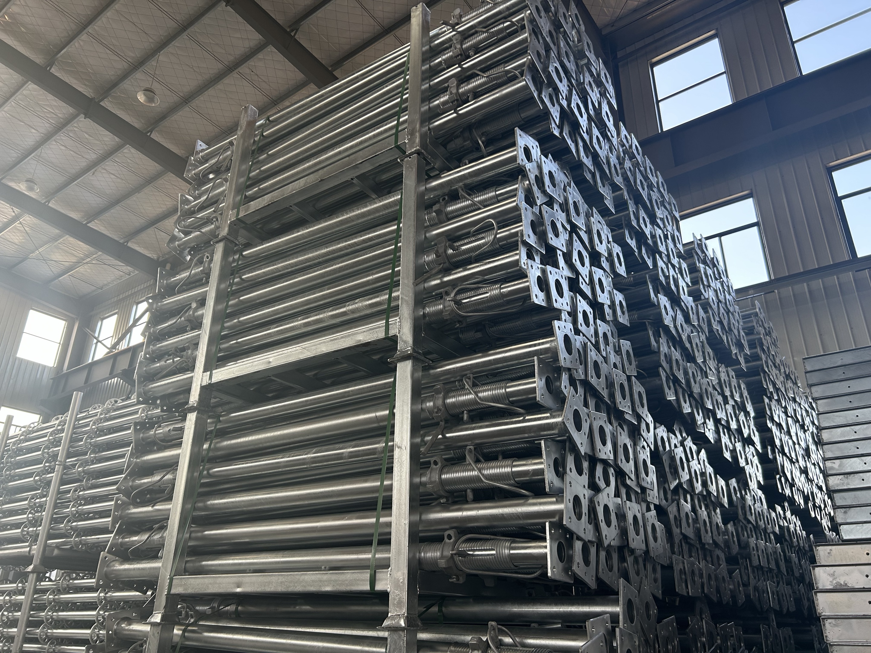 อุปกรณ์ประกอบฉากเหล็กหนัก