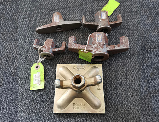 ก้านผูกเน็คไท, น็อตปีกและจุกน้ำ