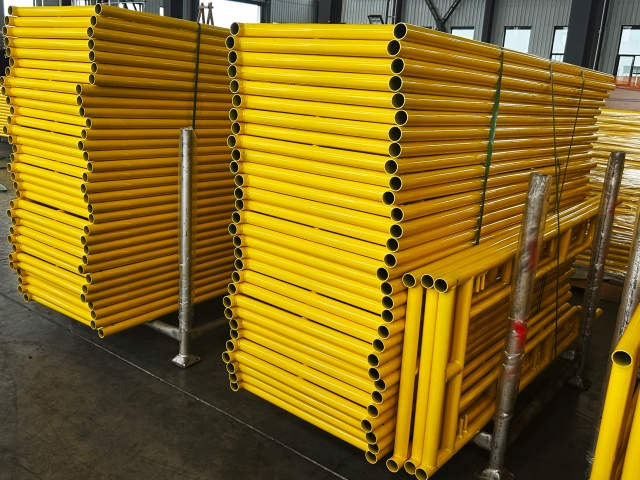 เดินผ่านเฟรม